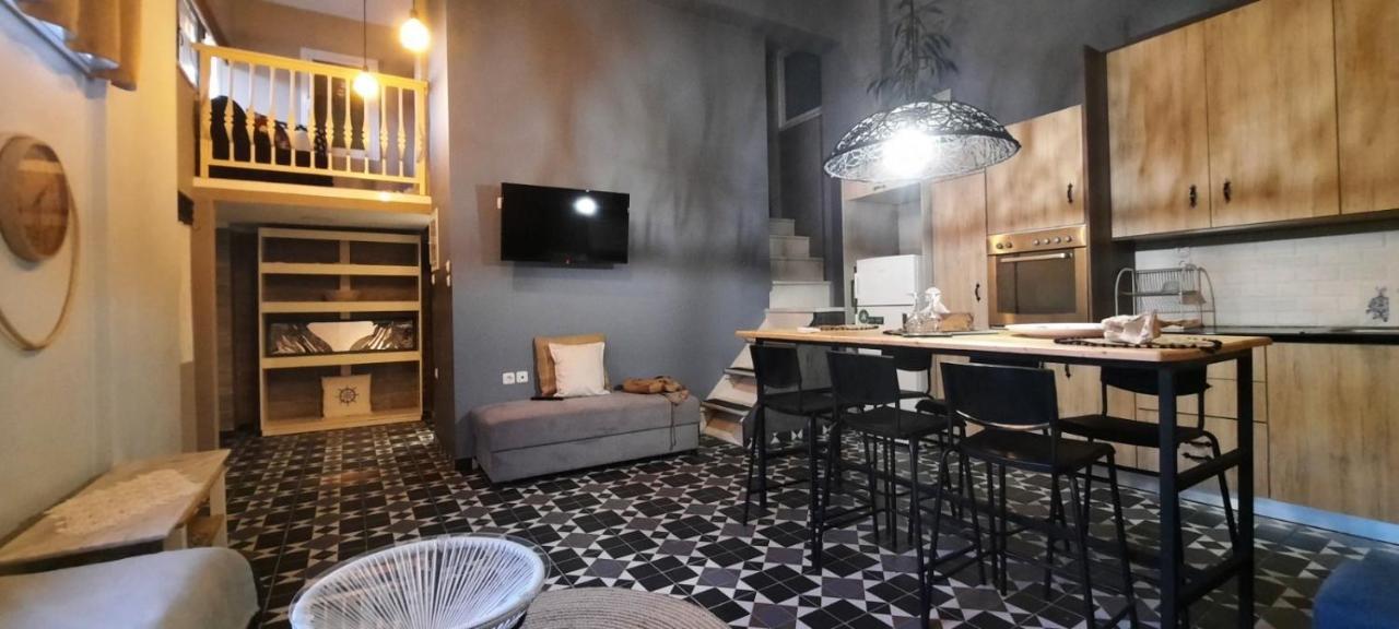 Hospitality In Historical & Mythical Peloponnese 2 Apartment Corinth Bagian luar foto